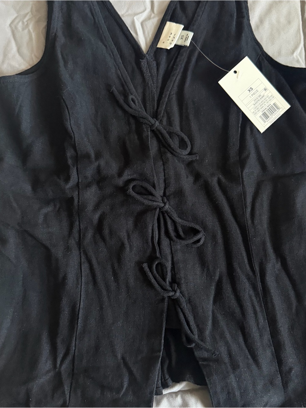 BLACK LINEN TOP - Picture 4 of 4
